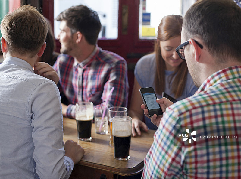 朋友们社交聚会图片素材