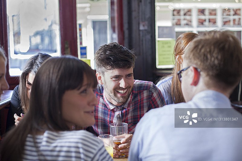 朋友们社交聚会图片素材