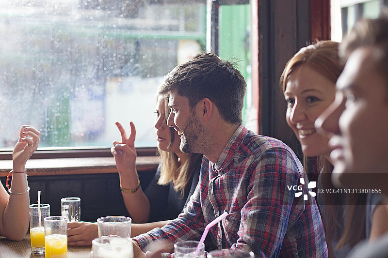 朋友们社交聚会图片素材