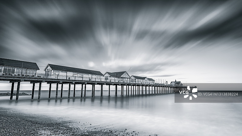 钢铁黎明图片素材