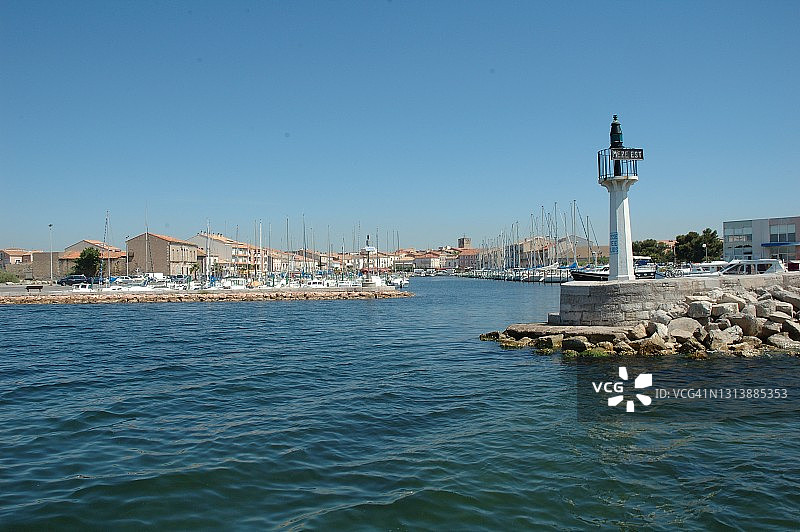 梅兹渔港和码头灯塔图片素材