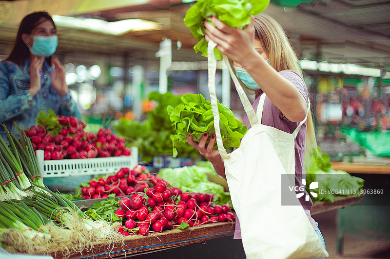 快乐的绿色蔬菜图片素材