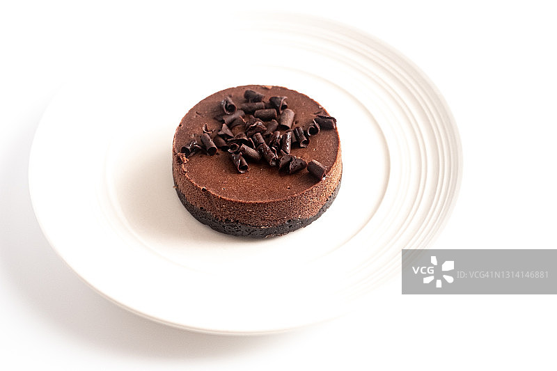 迷你巧克力芝士蛋糕，白色背景，选择性聚焦图片素材