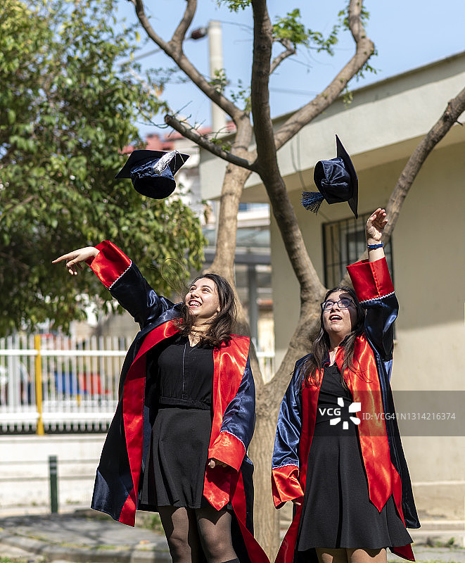 毕业女学生图片素材