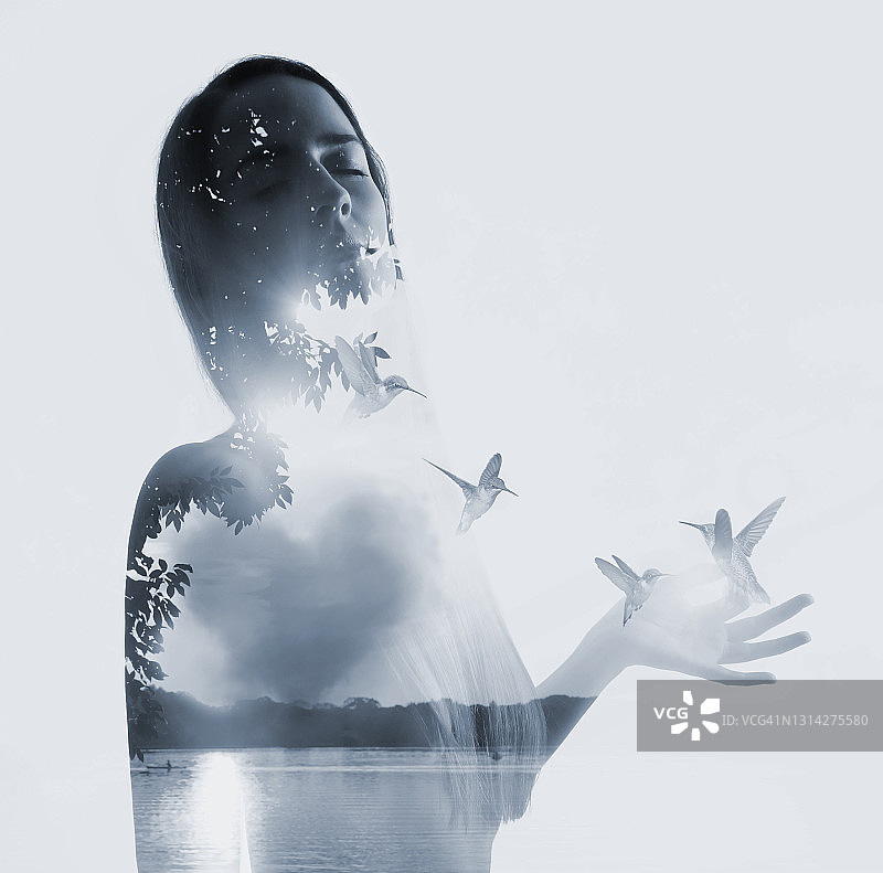 美丽女人、心形和蜂鸟的多重曝光图片素材