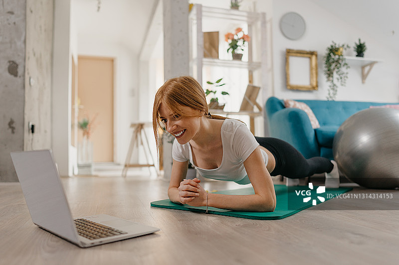 居家锻炼图片素材