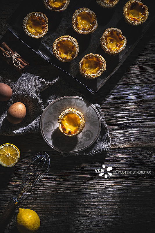 贝伦蛋糕或葡式蛋挞，葡萄牙传统食谱图片素材