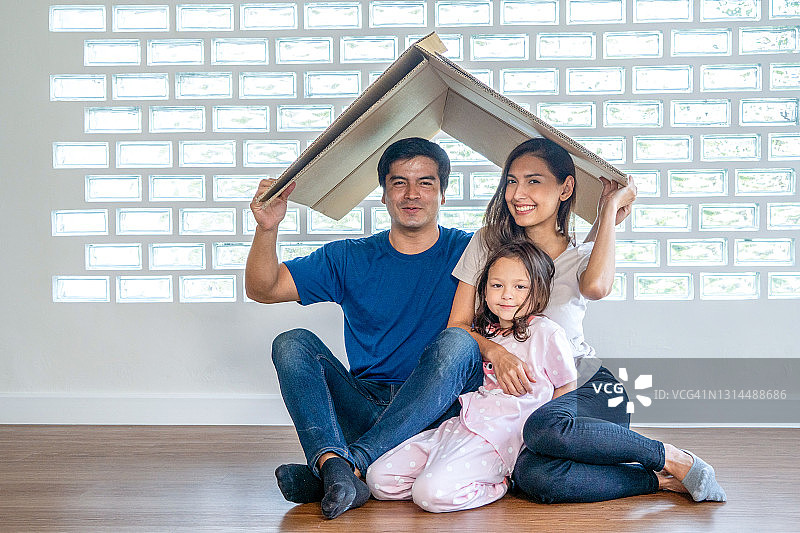 幸福家庭温馨概念图片素材