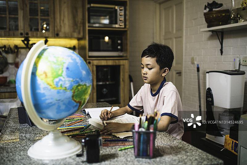 看世界学地理图片素材