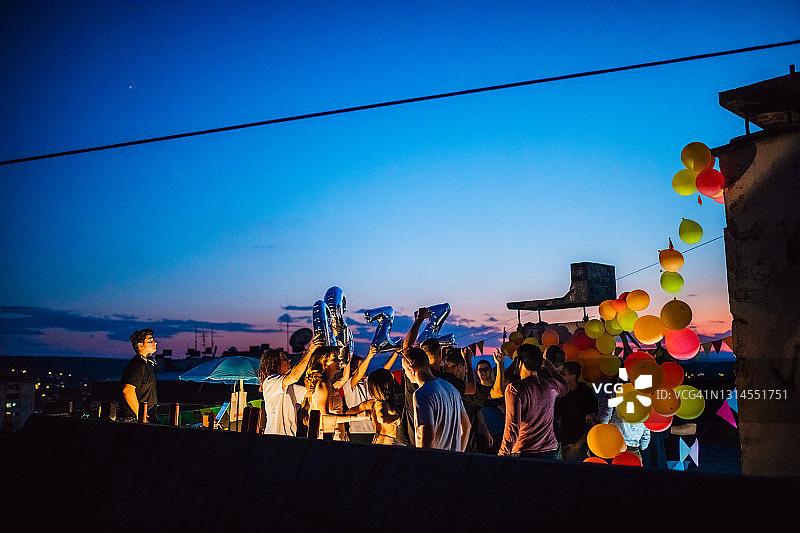 在屋顶图片素材