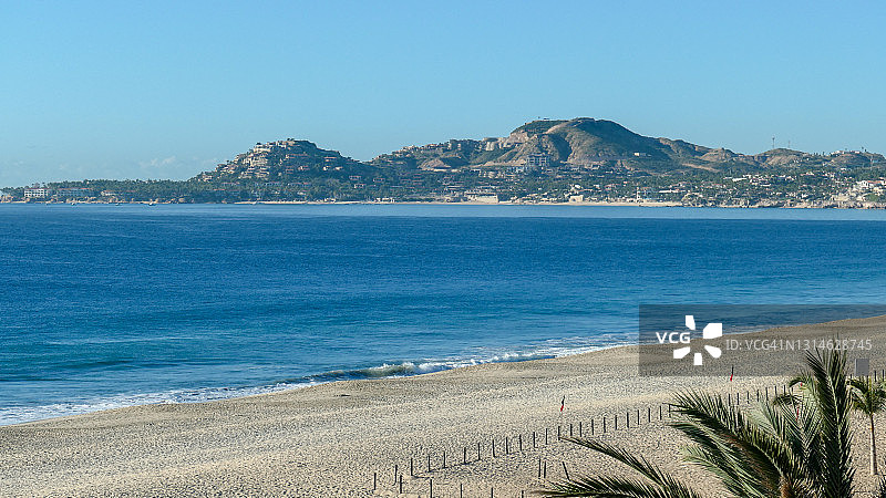 洛斯卡沃斯空旷海滩，可眺望帕米拉图片素材