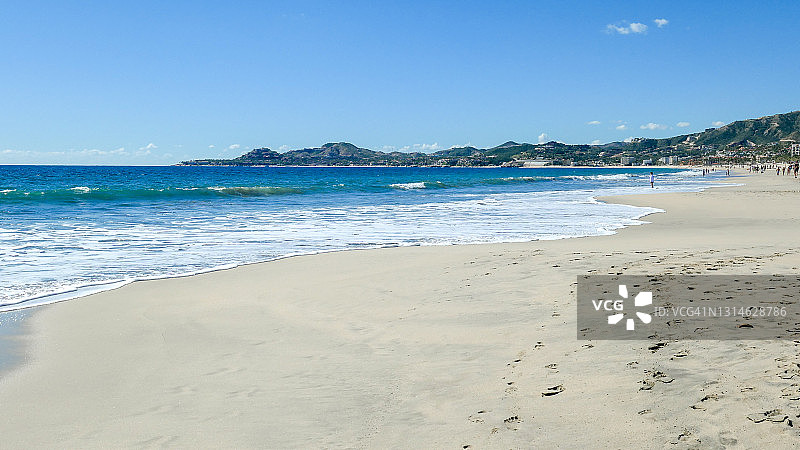 靠近墨西哥圣何塞德尔卡波的空旷海滩图片素材