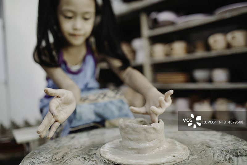 儿童陶艺课图片素材