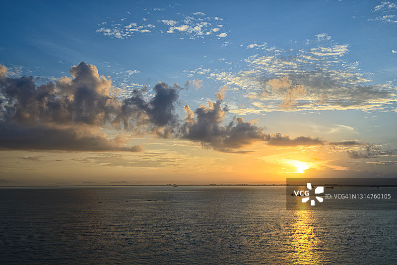 海上日出图片素材