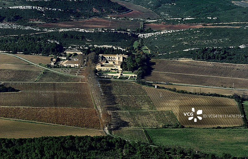 瓦尔马涅修道院鸟瞰图图片素材