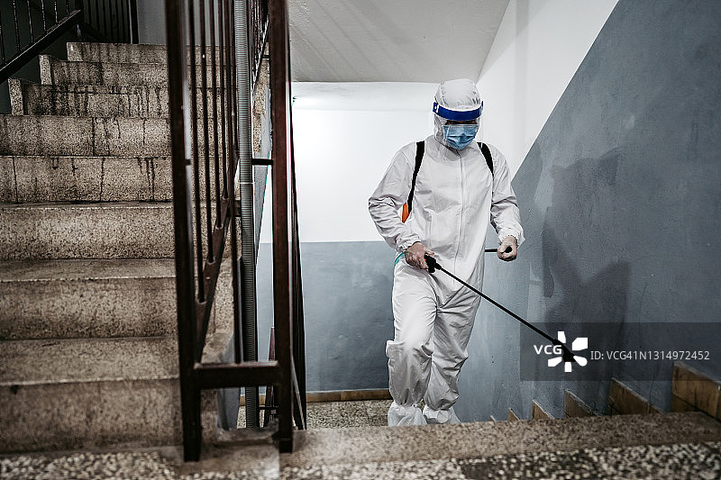 消毒建筑物走廊和台阶图片素材