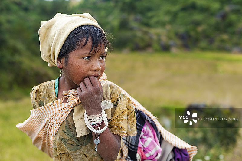 贫困的印度女孩图片素材
