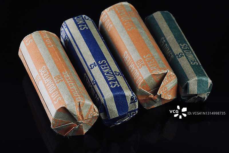 硬币卷纸图片素材