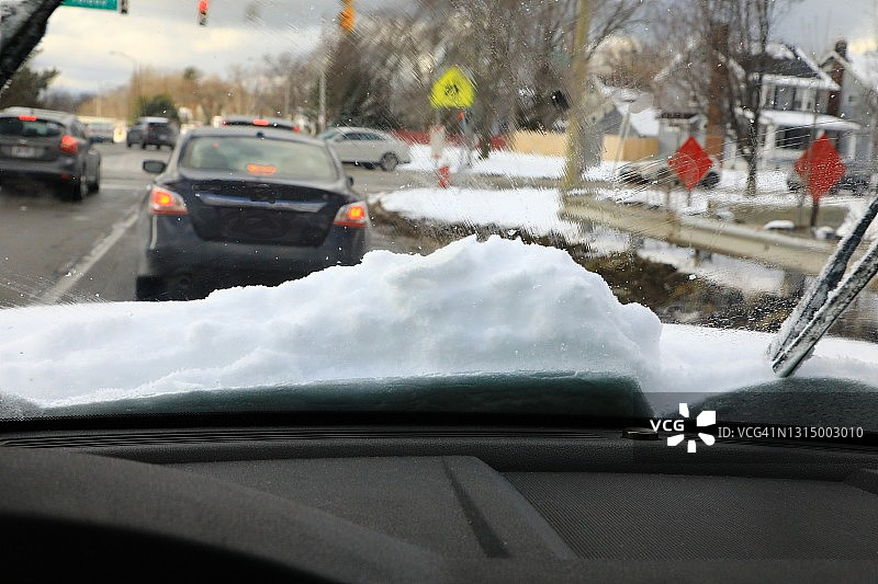 雪地车辆POV图片素材