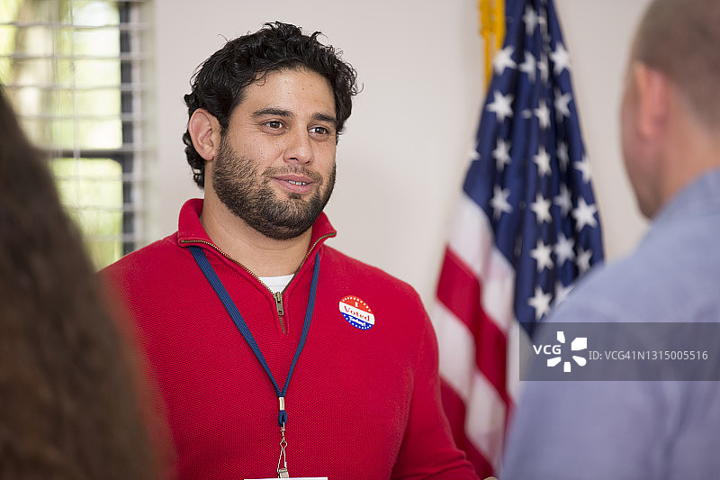 投票站的选民图片素材