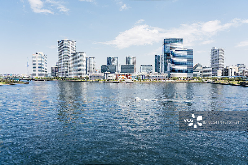 晴空下的东京海湾景色图片素材
