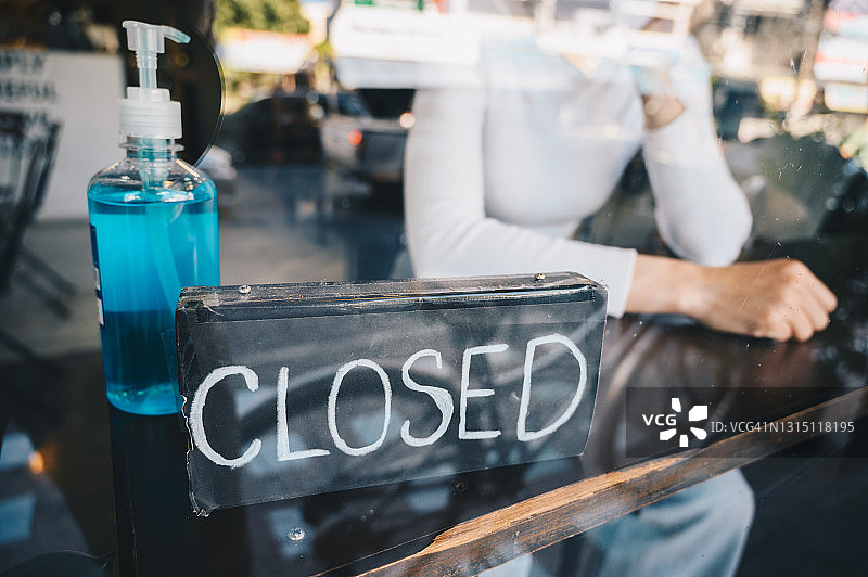 因新型冠状病毒爆发，桌面上带有已关闭字样的banner图片素材