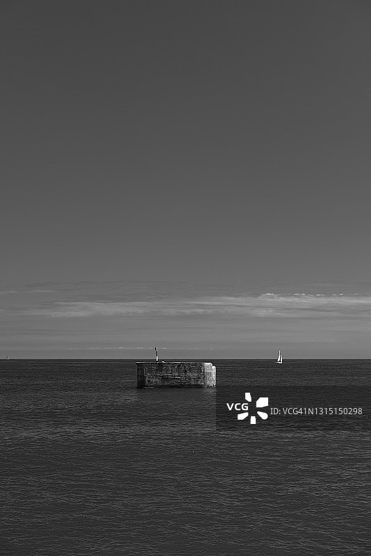 海中地平线图片素材