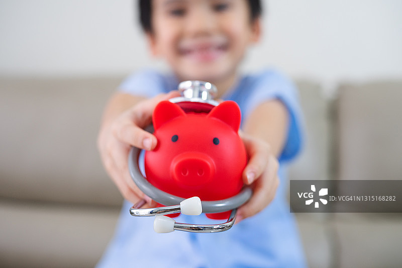 健康保险概念，储蓄概念，医疗费用概念图片素材