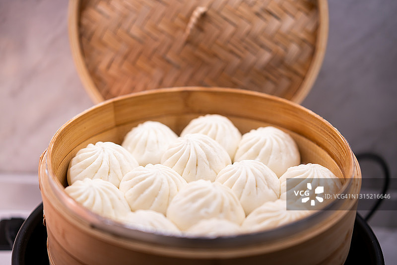 蒸笼里的馒头图片素材
