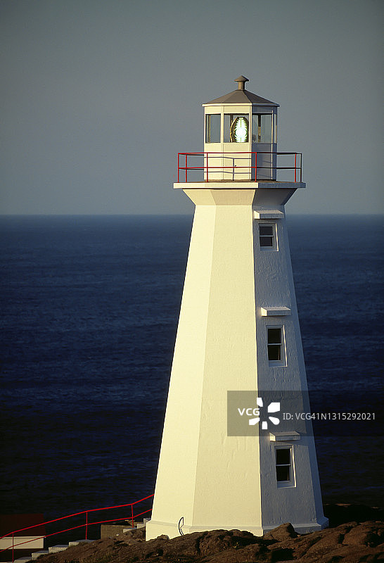 纽芬兰黎明时分的灯塔美景图片素材