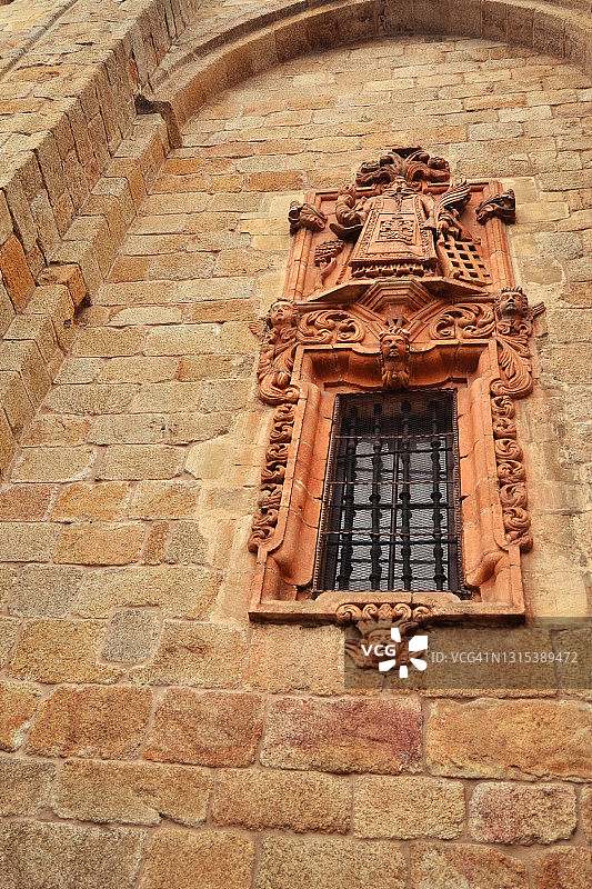 蒙多涅多大教堂的窗户图片素材