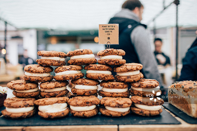 夹心饼干堆叠图片素材
