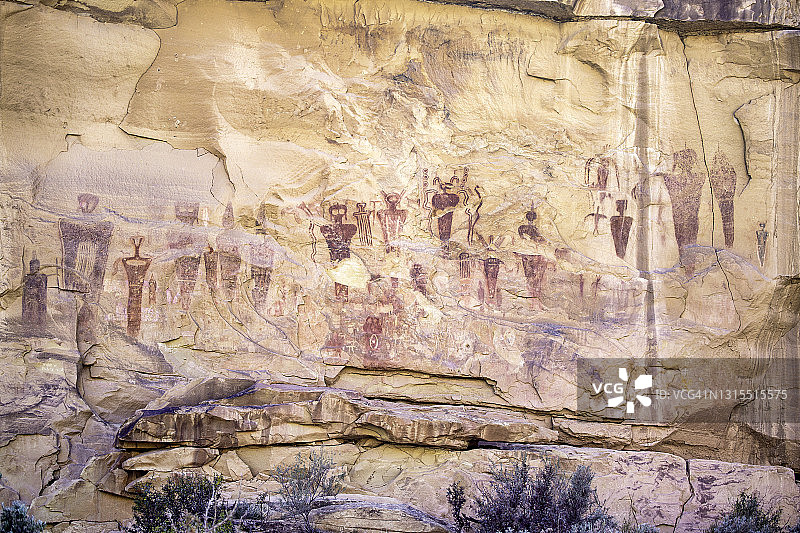 犹他州塞戈峡谷的屏障峡谷风格美洲原住民岩画图片素材