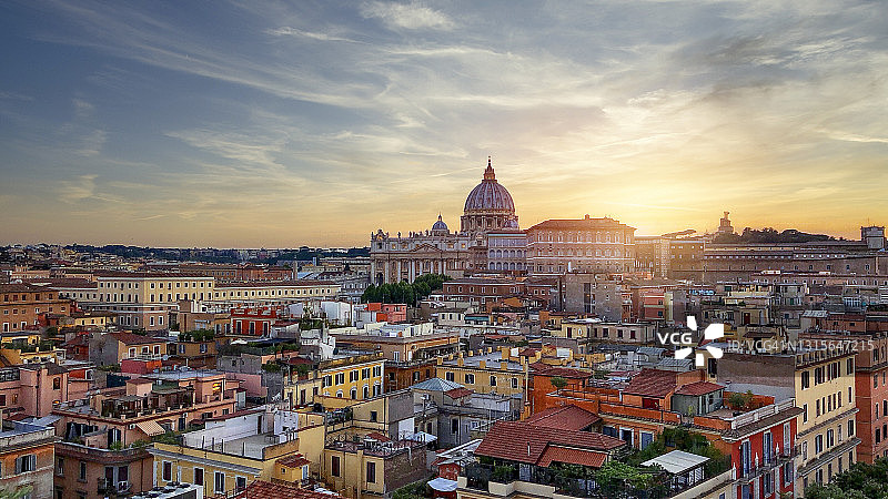 日落时分的梵蒂冈鸟瞰图片素材