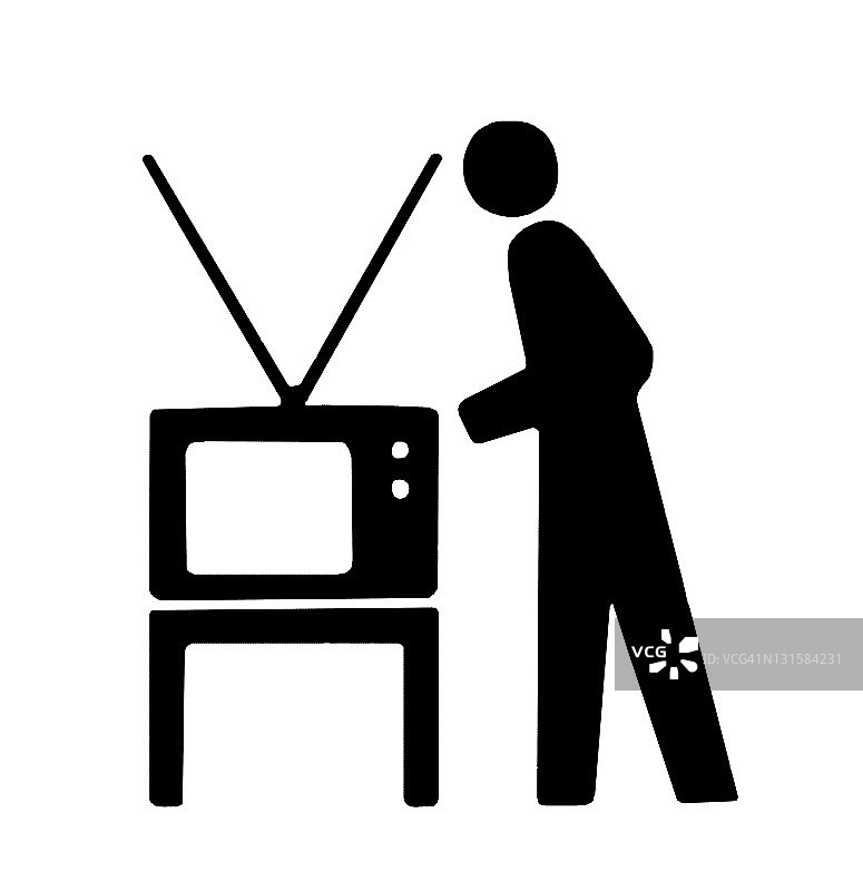 人在电视机旁图片素材