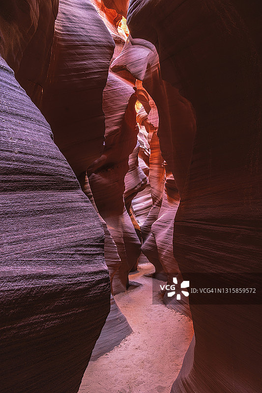 美国西南部亚利桑那州佩吉市的X峡谷图片素材