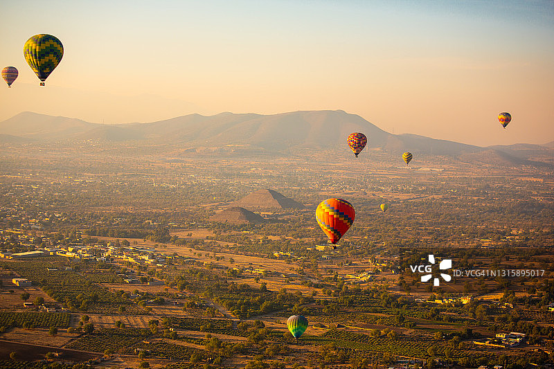 墨西哥特奥蒂瓦坎金字塔图片素材