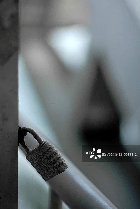 生锈的锁图片素材