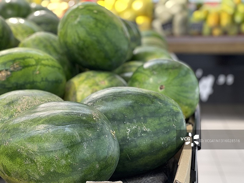 叠放的西瓜图片素材