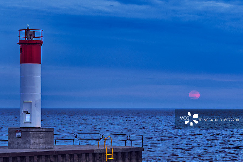 2021年4月粉色超级月亮图片素材