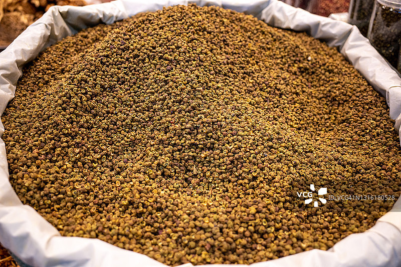 市场在售的绿色四川干辣椒图片素材