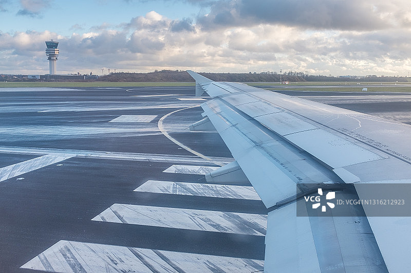 在布鲁塞尔机场着陆图片素材