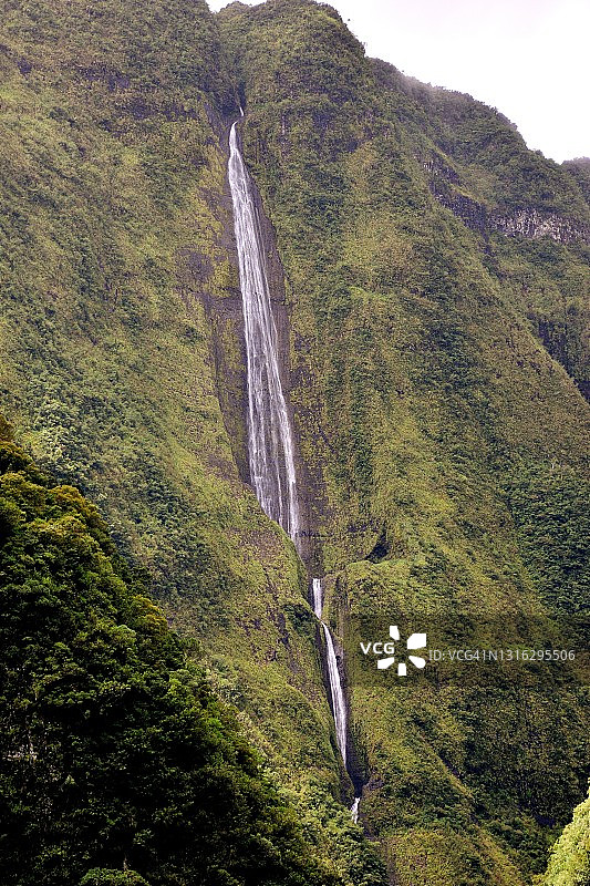 留尼汪岛萨拉济冰斗，白色瀑布图片素材