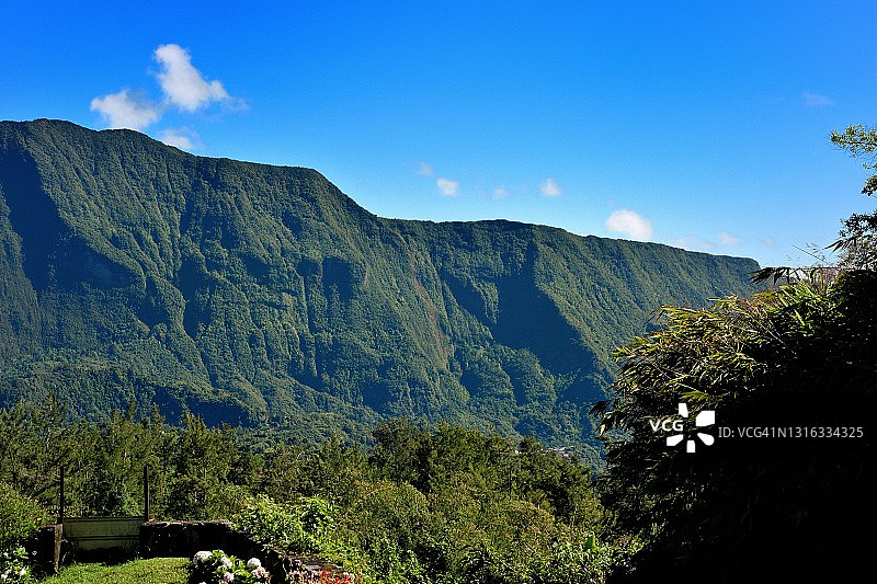 留尼汪岛，地狱堡萨拉济冰斗峭壁图片素材