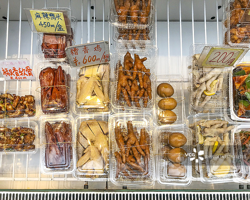 冷藏在PET塑料盒中的中华熟食图片素材