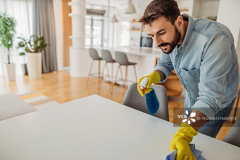 人在家里图片素材