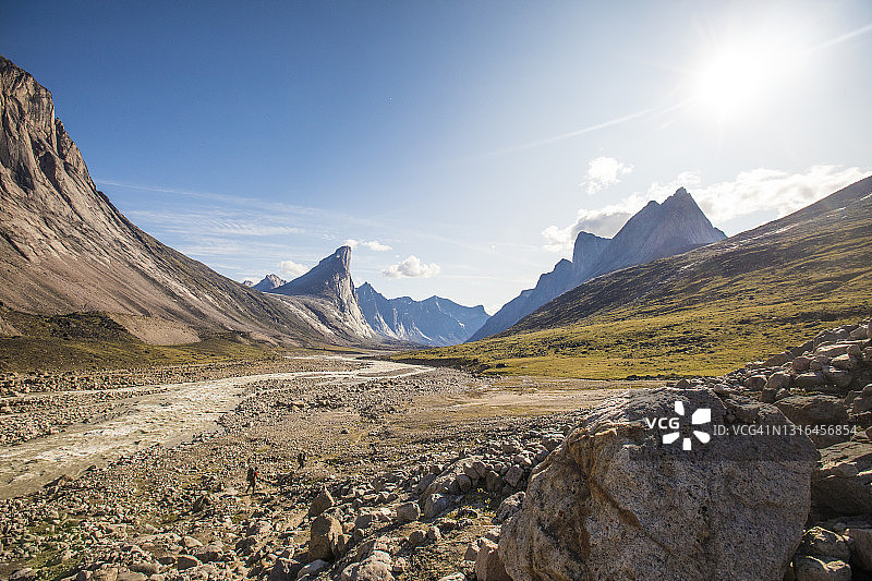 巴芬岛鼬鼠河谷和索尔山风光图片素材