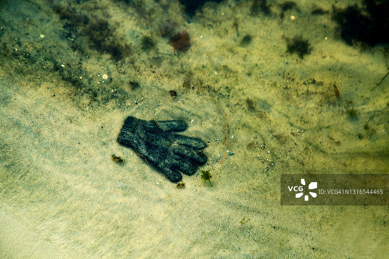 水下手套图片素材