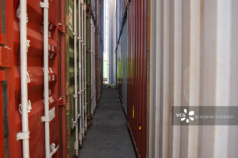 港口彩色运输箱图片素材