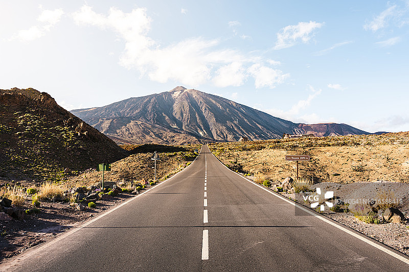 通往西班牙特内里费岛泰德火山的道路图片素材